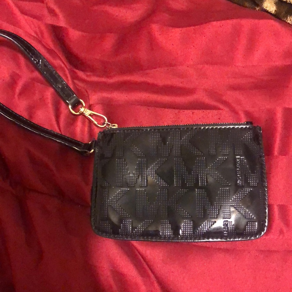 Michael kors wristlet